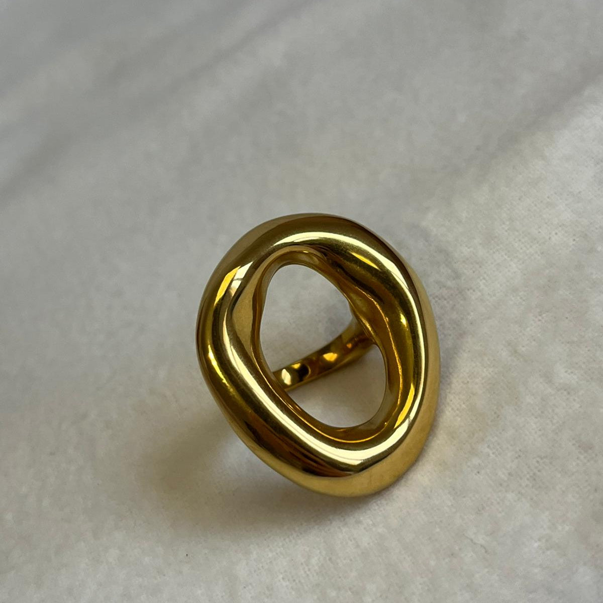 Anillo Hollow Redondo
